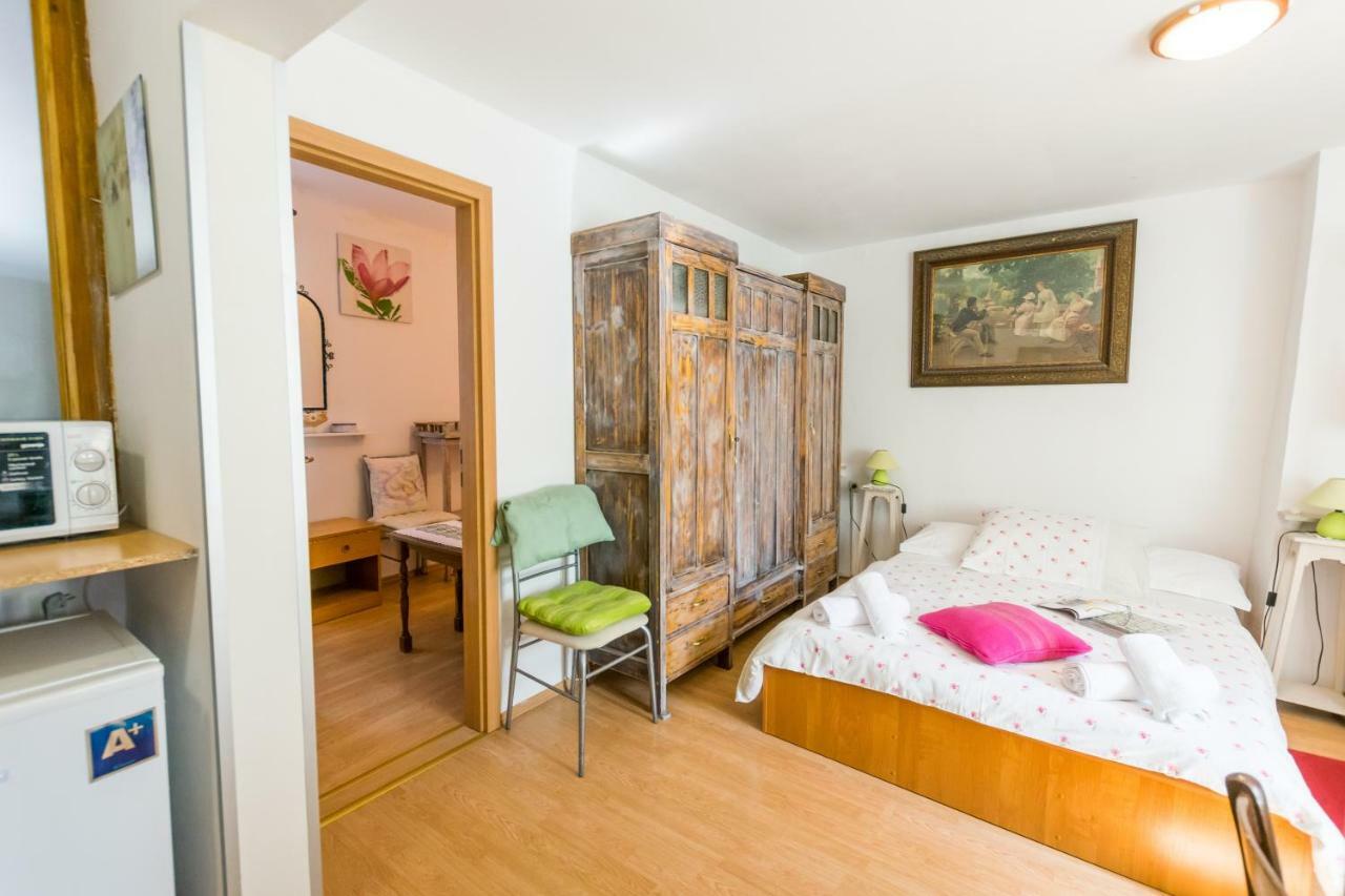 Beautiful Rustical Apt Ana In The Heart Of Rovinj Exterior foto